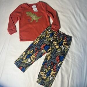 Carter’s two piece boys pj with dinosaurs, size 3T